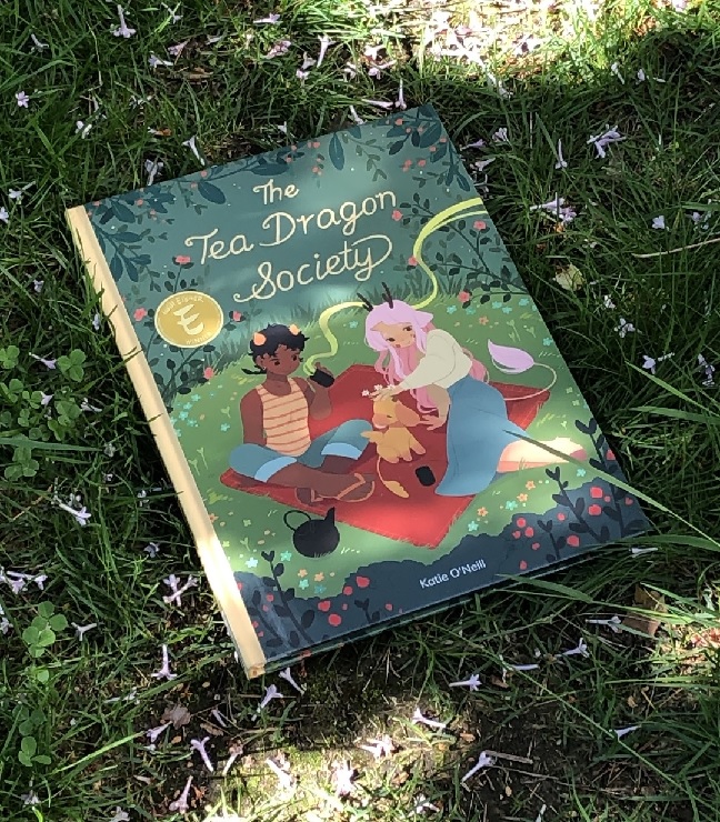Kirjaarvostelu Katie O’Neill The Tea Dragon Society Nörttitytöt