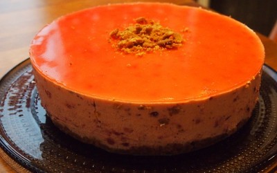 Jouluinen puolukkajuustokakku