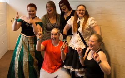 Joulukalenterin luukku 1: Päätoimittajat Ropeconissa
