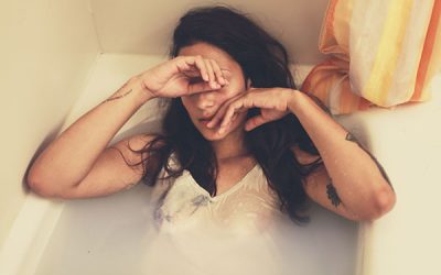 Uskontojen uhrit: kontrollia, kiristystä ja uhkailua